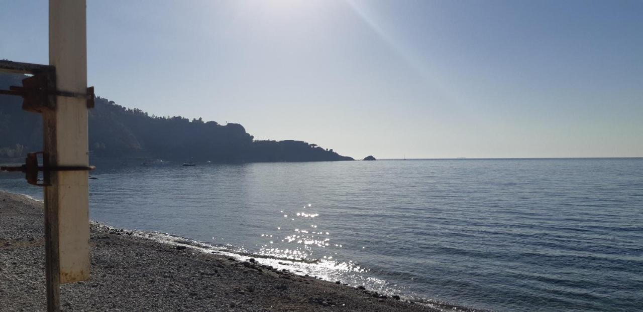 Il Cantone Del Faro Giardini Naxos Exteriér fotografie