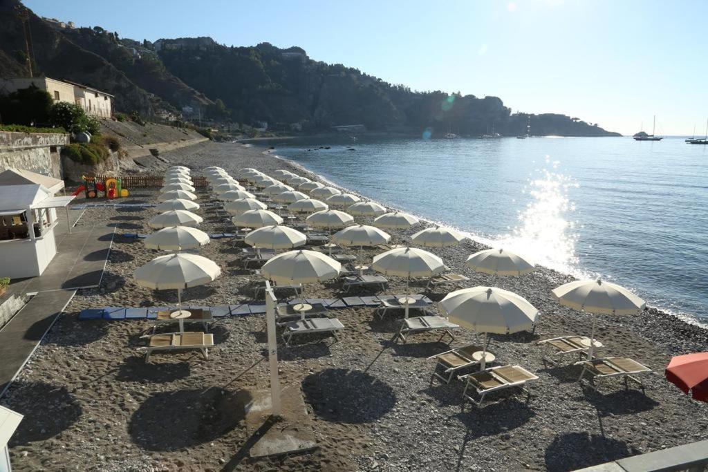 Il Cantone Del Faro Giardini Naxos Exteriér fotografie