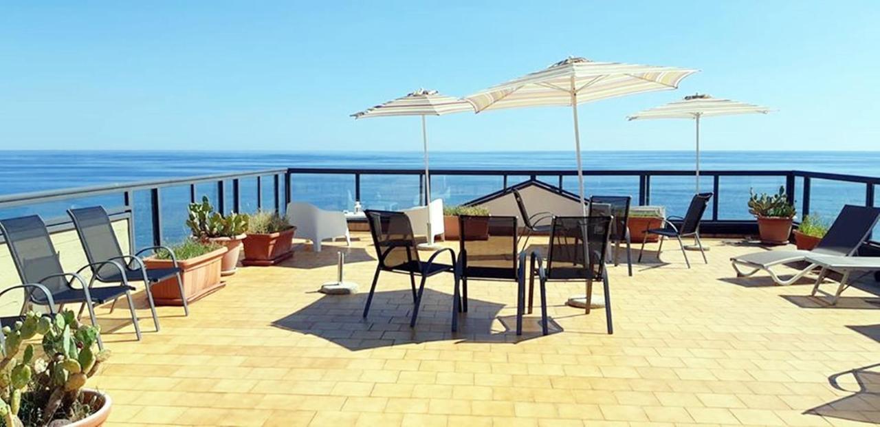 Il Cantone Del Faro Giardini Naxos Exteriér fotografie